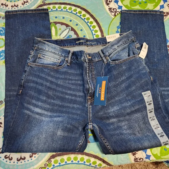 Old Navy Blue Relaxed Jeans with Classic Indigo Wash - Picture 2 of 9